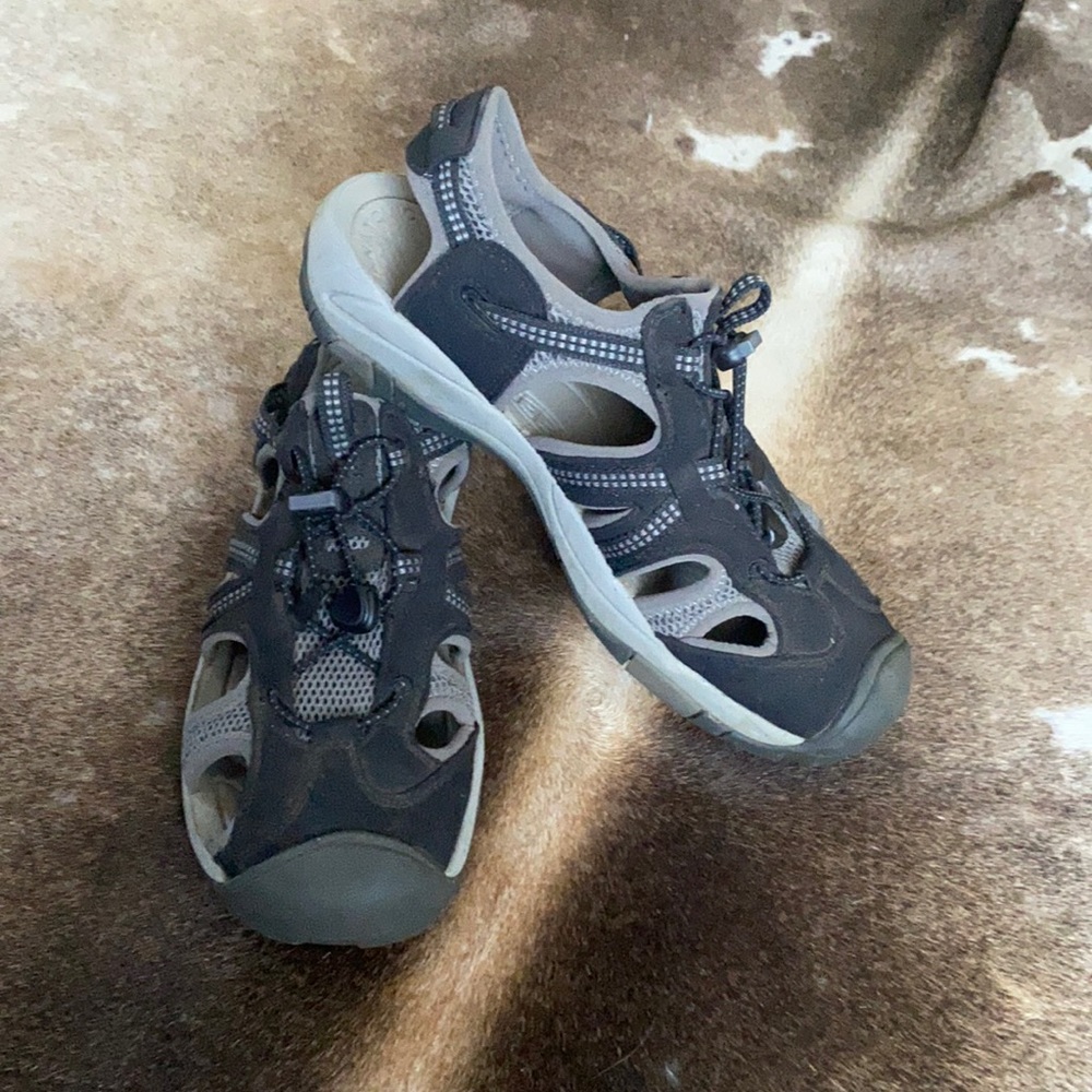 Keen Sandals size 9.5